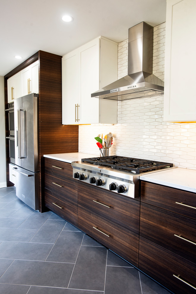 Example of a transitional kitchen design in Indianapolis