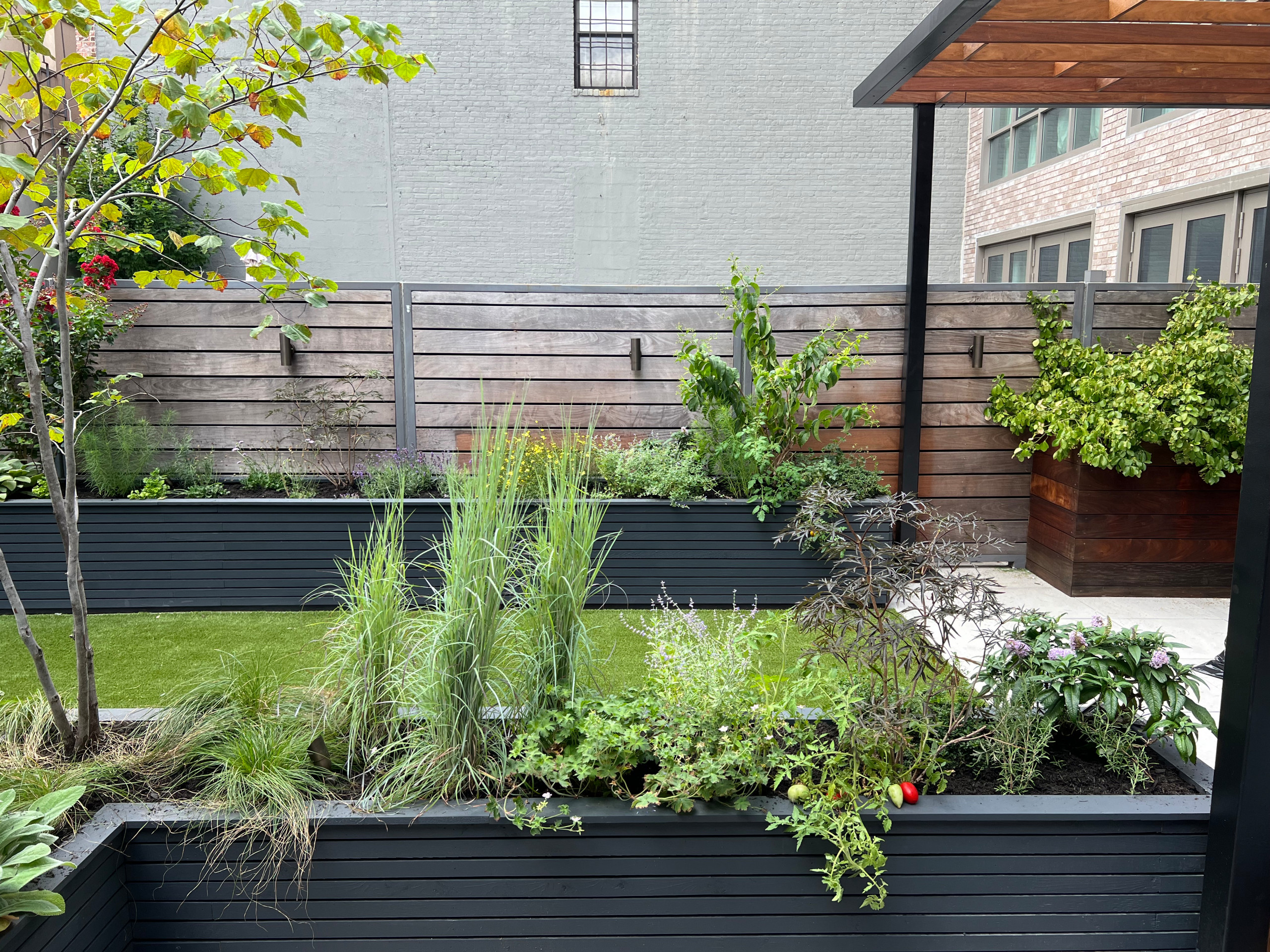 Williamsburg Terrace Garden