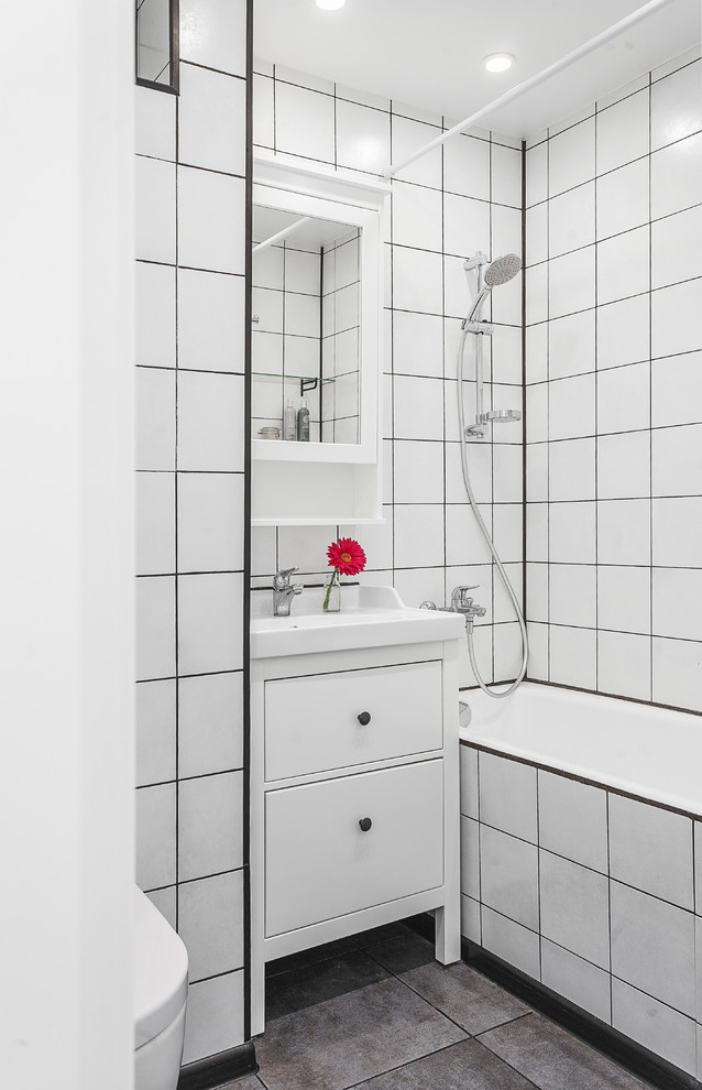 Design ideas for a scandinavian bathroom in Moscow.