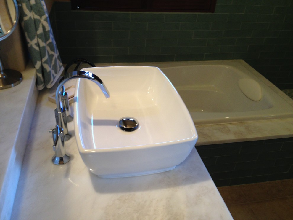 Inspiration for a rustic bathroom remodel in Austin