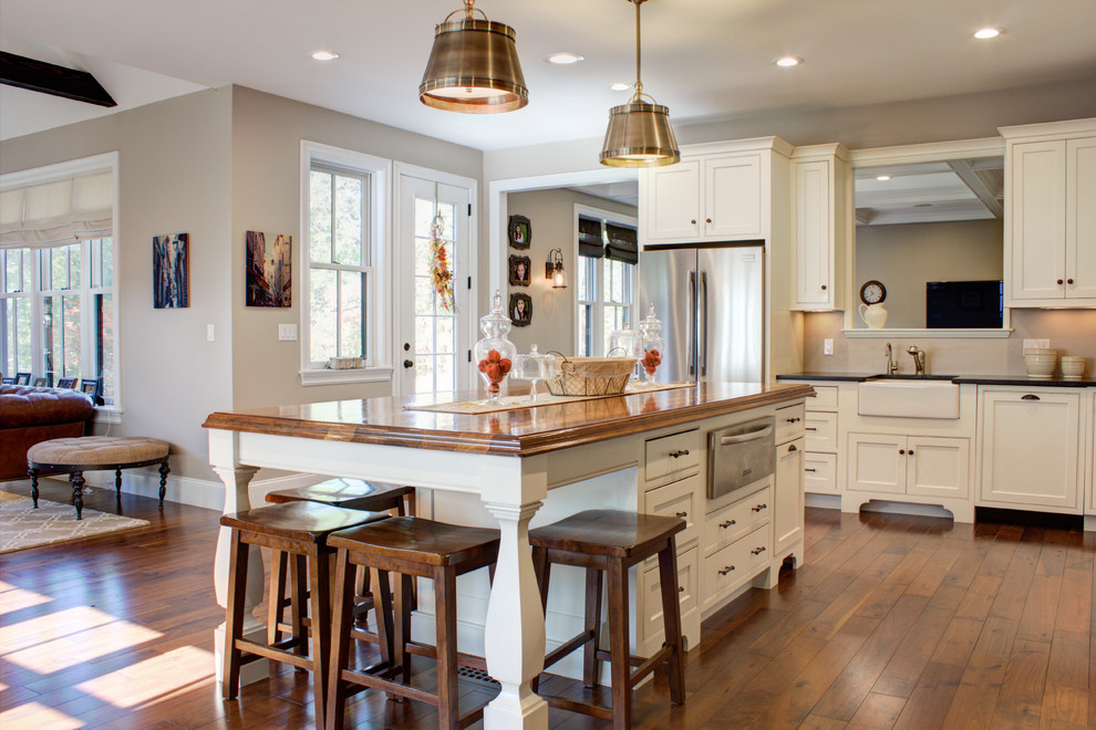 Kitchen - transitional kitchen idea in Boston