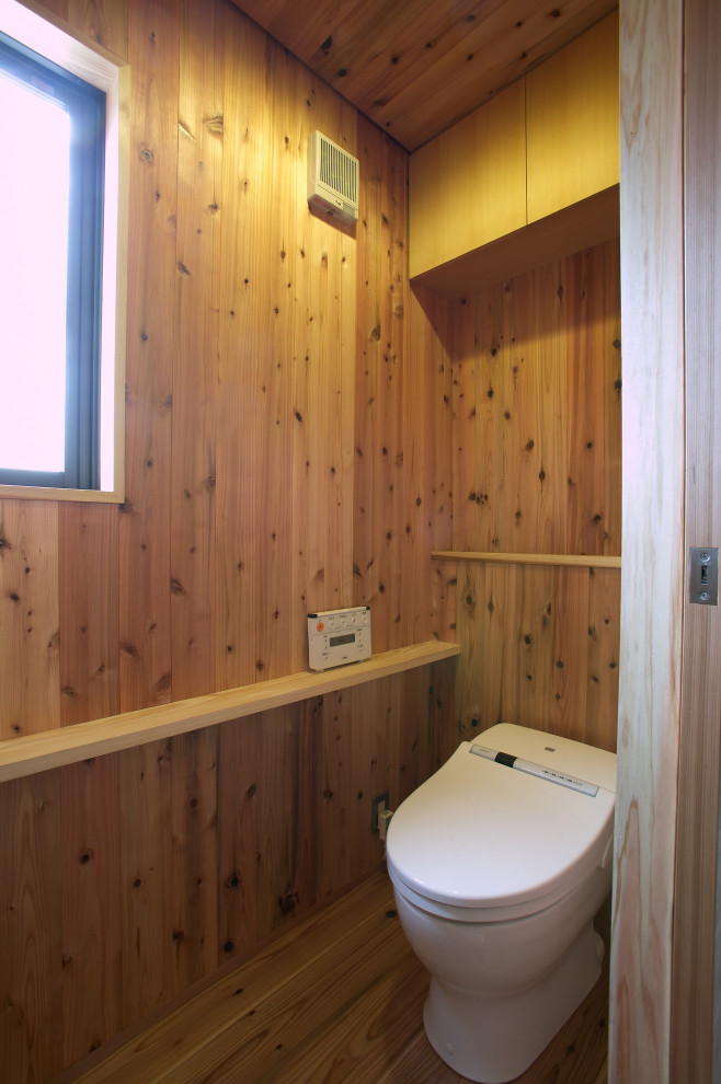 他の地域にある和風のおしゃれなトイレ・洗面所の写真