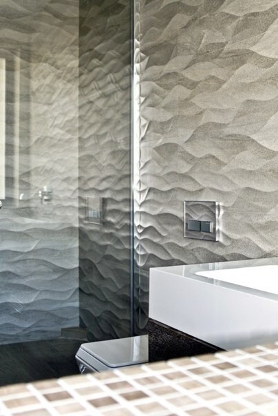 Свежая идея для дизайна: ванная комната в современном стиле с инсталляцией, керамогранитной плиткой, полом из керамогранита и подвесной раковиной - отличное фото интерьера