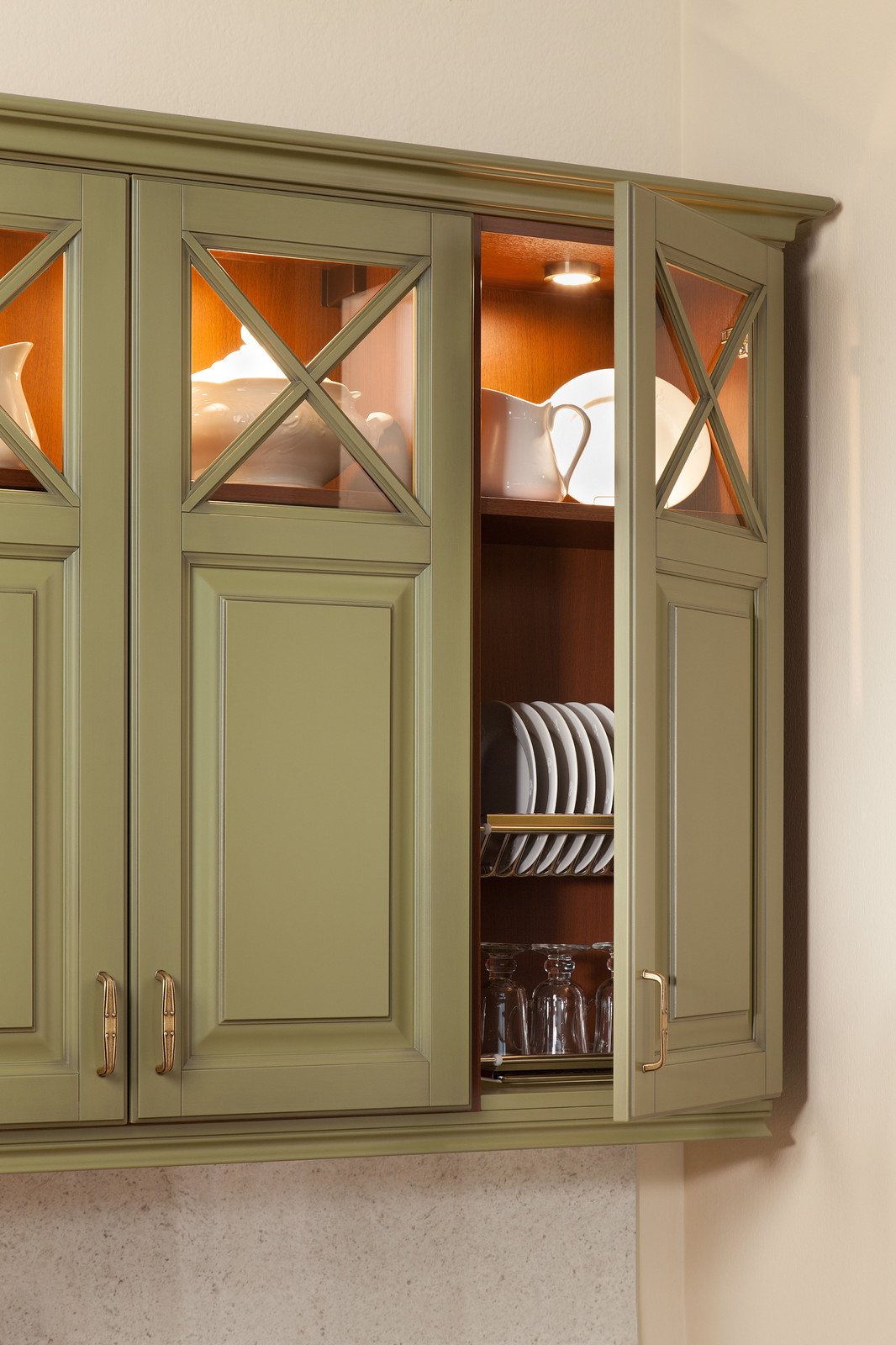 Кухонный гарнитур "Элина" нефрит/белый велюр