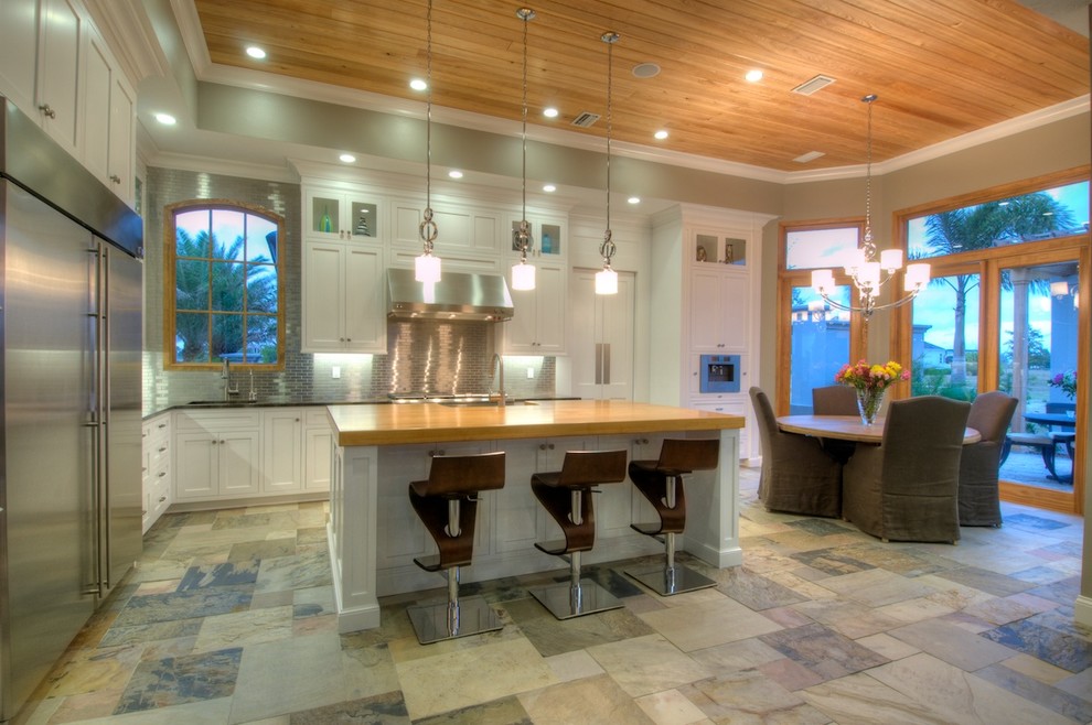Transitional kitchen photo in Tampa