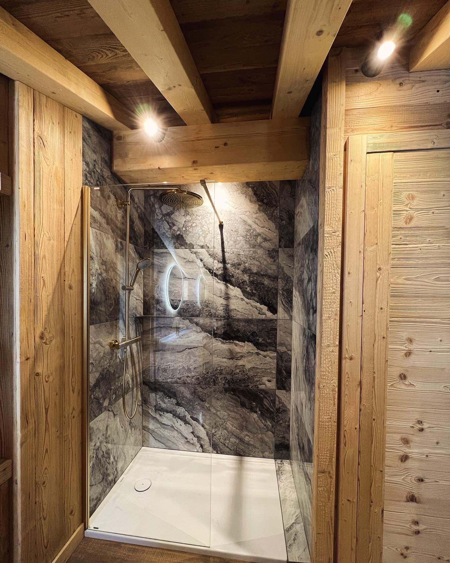 CHALET la cry SALLES DE BAINS