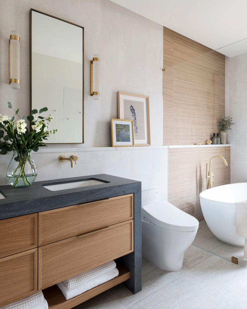 Japandi meets Californian style - Scandinavian - Bathroom - San ...