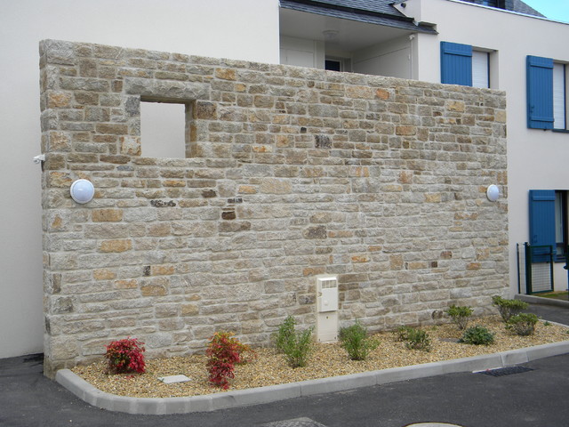 Mur en pierre décoratif extérieur - Moderne - Rennes - par Sté HAROCHE  GWENAEL, Maçonnerie pierre | Houzz