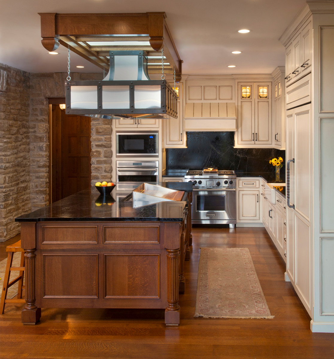 Example of a mountain style kitchen design in Cincinnati