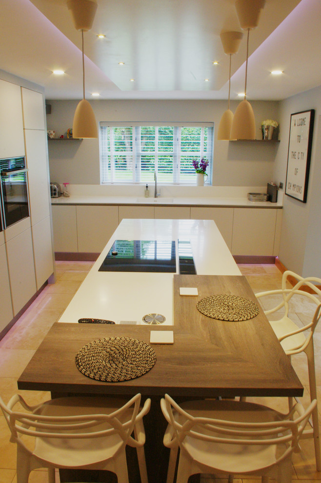 Home design - modern home design idea in West Midlands
