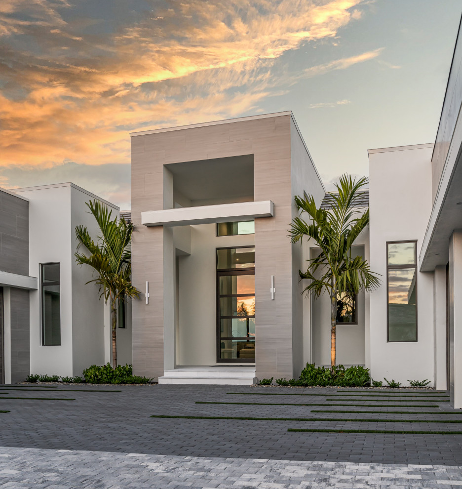 Design ideas for a modern home design in Miami.