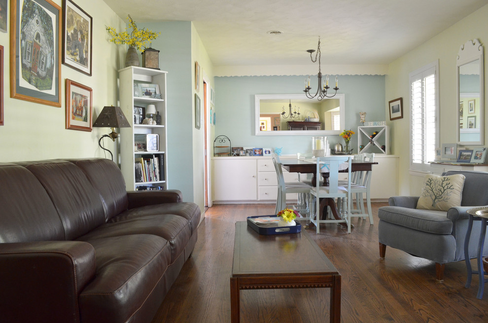 Inspiration for a timeless dining room remodel in Dallas