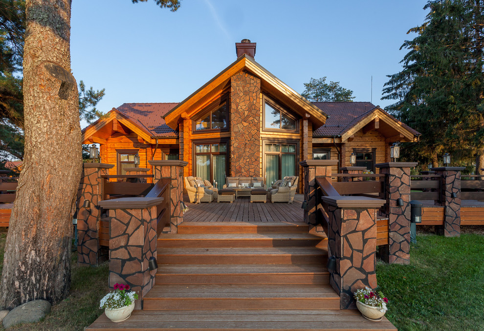 Деревянный дом в классическом стиле