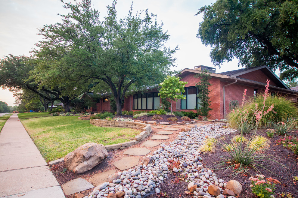 Design ideas for a large asian drought-tolerant and full sun front yard stone garden path in Dallas.