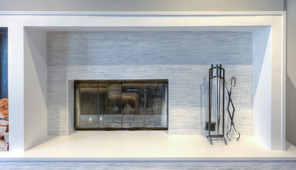 Inspiration for a transitional home design remodel in Jacksonville