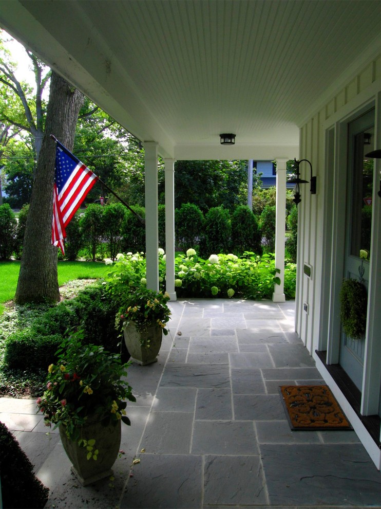 Inspiration for a porch remodel in Chicago