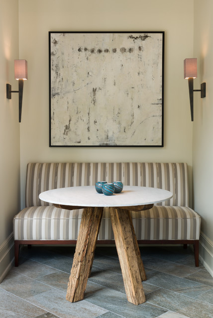 Transitional Living Room nyklassisk-vardagsrum
