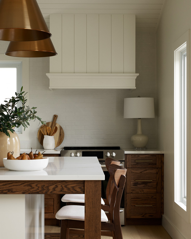 Transitional kitchen photo in Toronto
