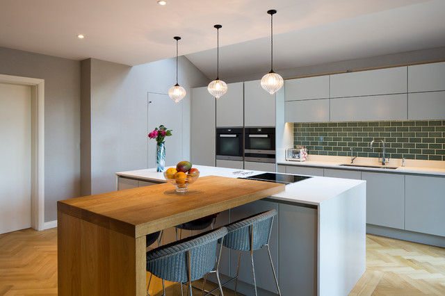 Handmade in Hitchin Bespoke Handleless Kitchen trendy-koekken