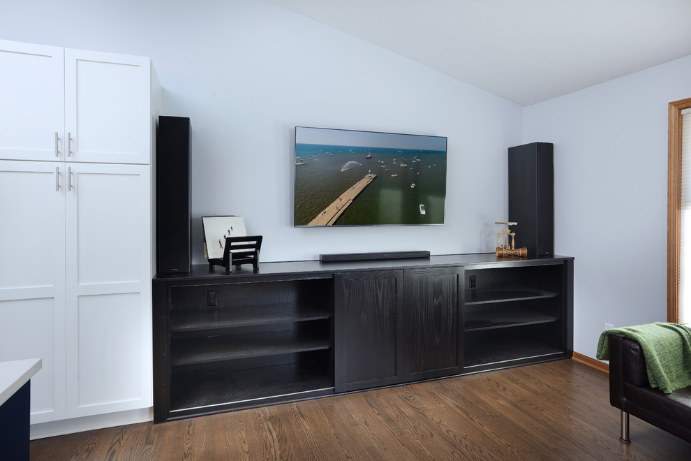 Example of a transitional kitchen design in Grand Rapids