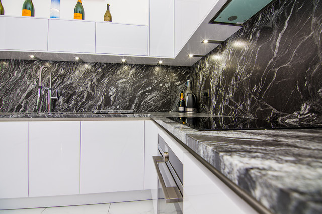 Case Study 32 modern-kitchen