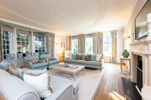 Edwardian Country House traditional-living-room