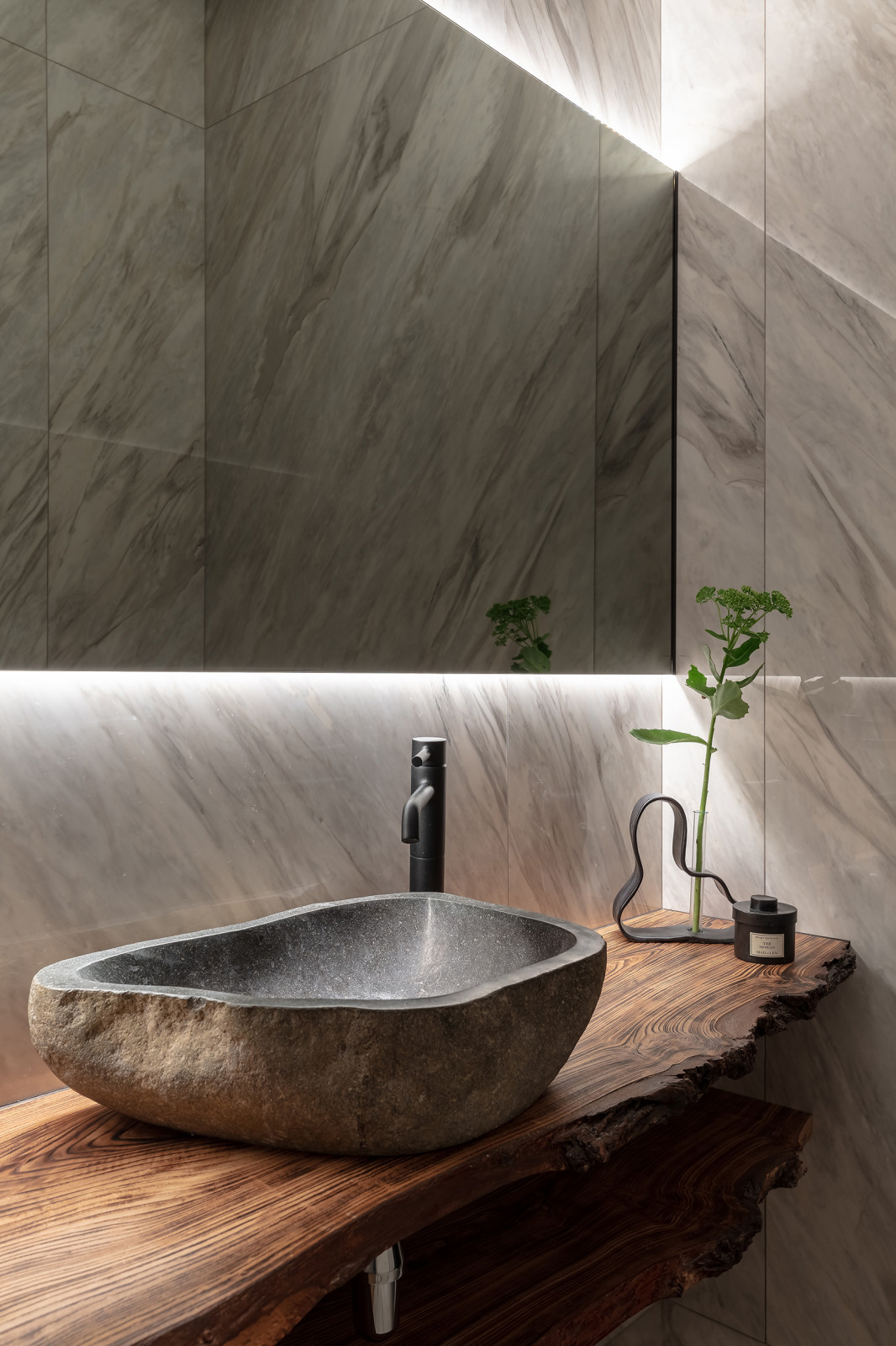 Дом с потайной лестницей