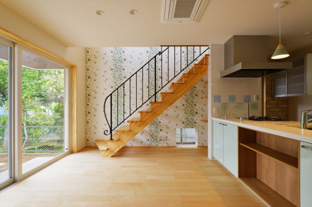 木製階段とアイアン手摺 Campagne Salle A Manger Tokyo Par 株式会社ミューズの家 Houzz