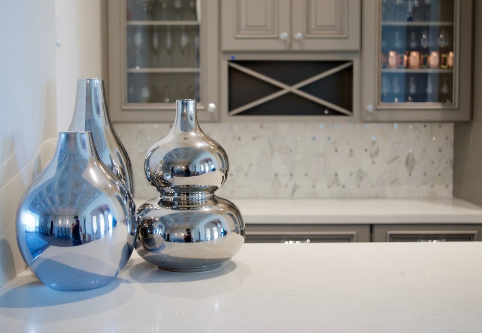 Transitional home design photo in Phoenix