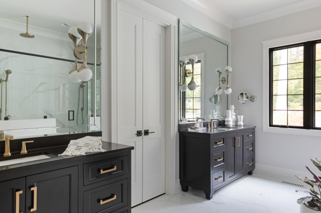 Bathroom of the Week: A Study in Elegant Contrasts