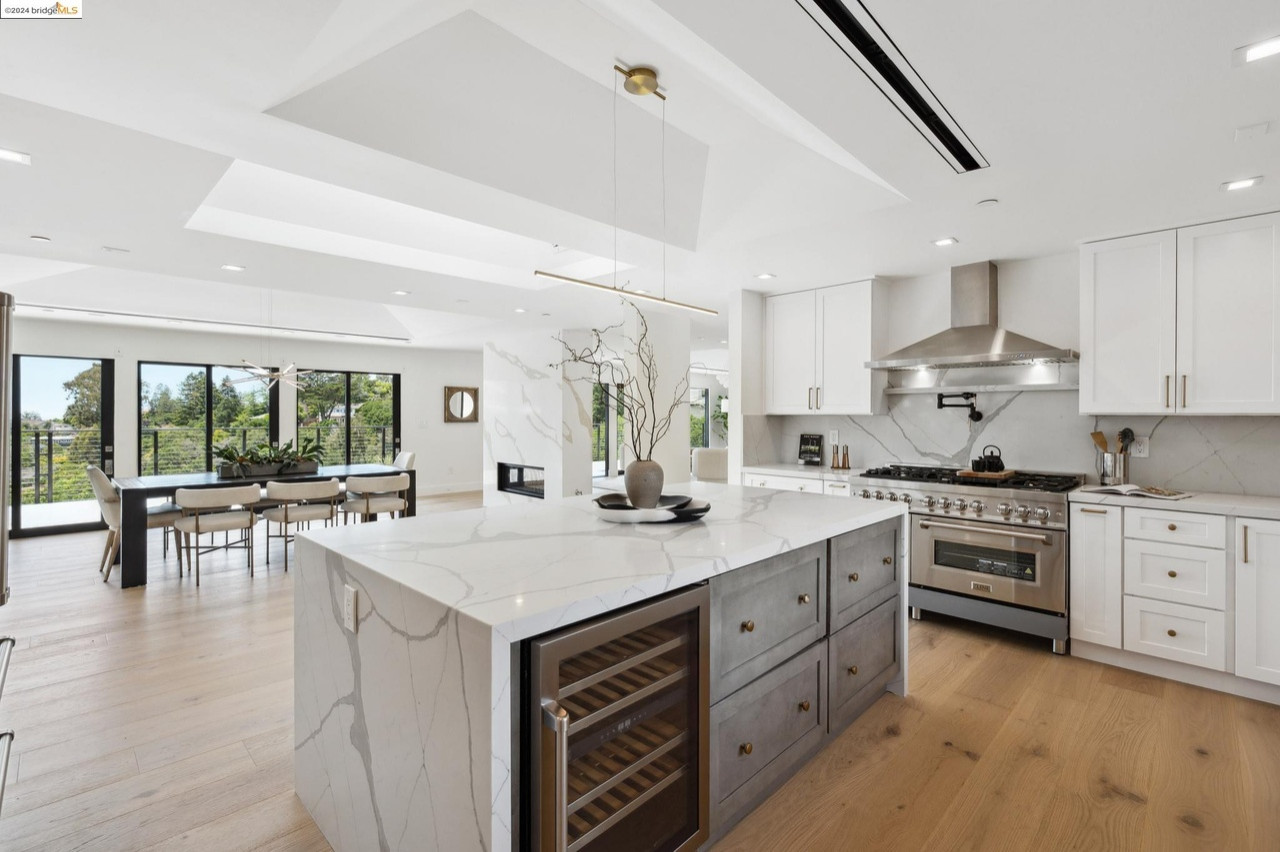 Modern House - Moyer Place