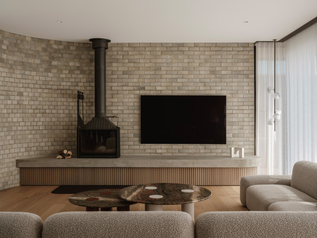 Courtyard House modern-living-room