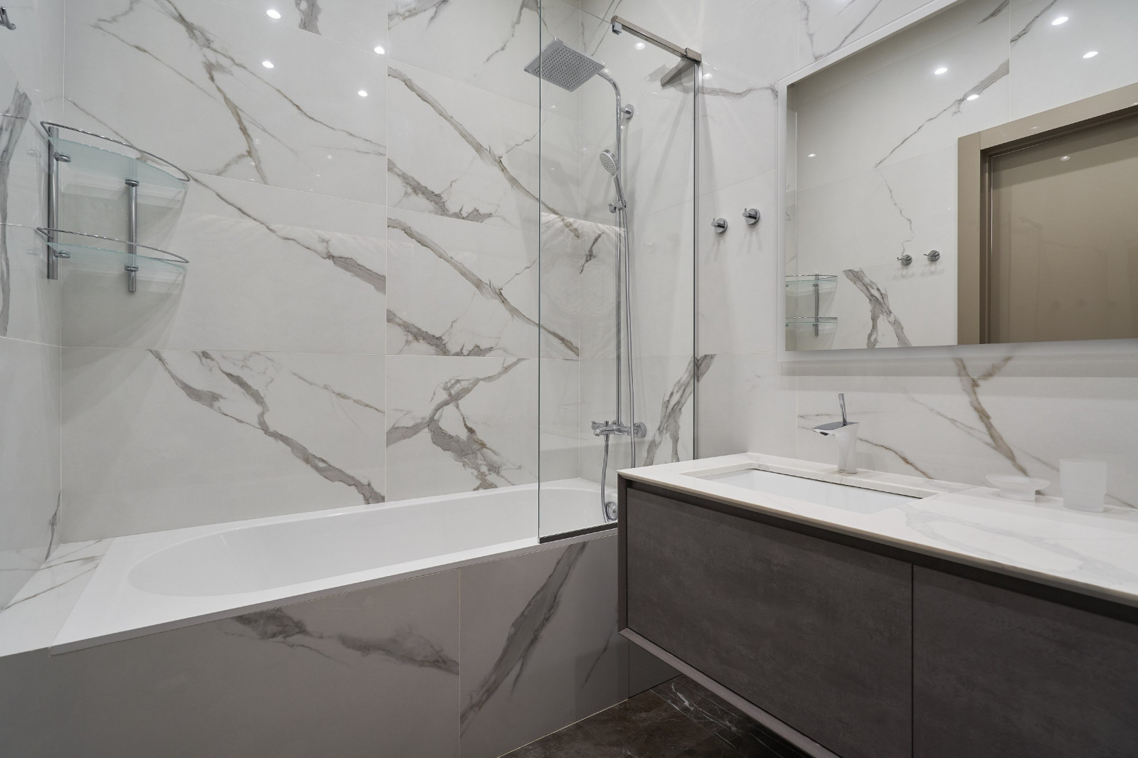 Душевая кабина/ванная комната