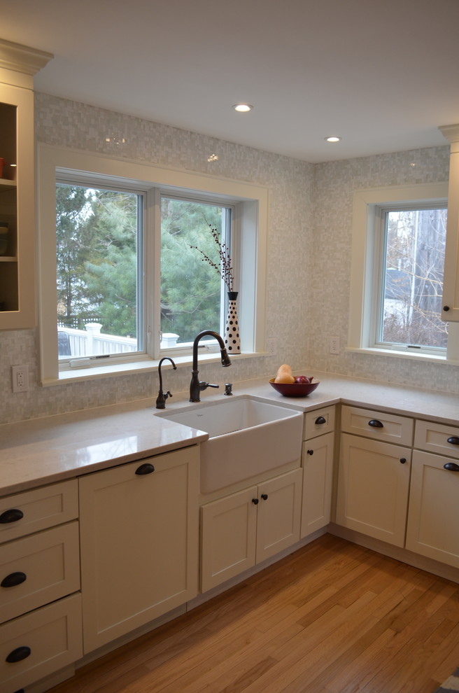 Transitional kitchen photo in DC Metro