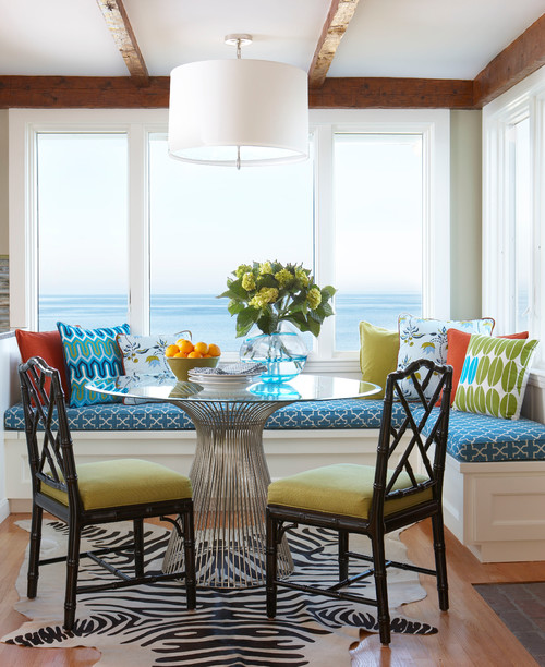 20 Bright & Beachy Dining Room Designs - Using natural elements inspired by the sea you can create a fun, joyful and bright space for entertaining and dining. | Heartenedhome.com #beachstyle #diningroom #breakfastnook #kitchendesign #beachhouse #Coastalkitchen #coastaldecor 