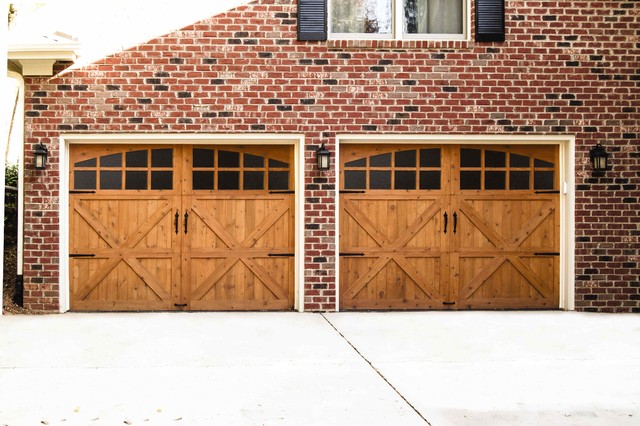 Wood Garage Doors Rustikal Garage Dallas Von Wayne