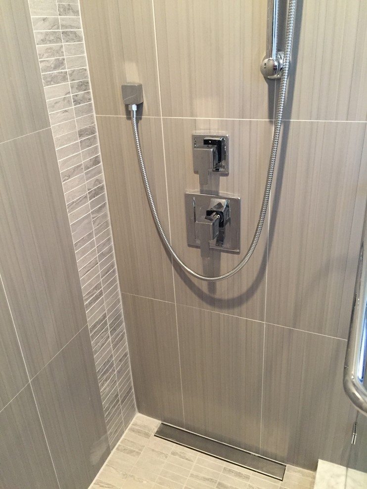 Salomon guest bathroom