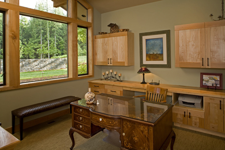 Elegant home office photo in Seattle