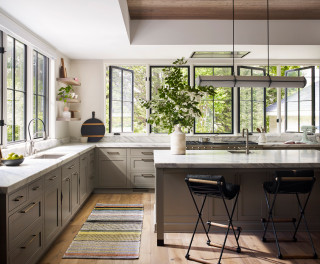 Kitchen of the Week: Leafy Views and Smart Storage (13 photos)