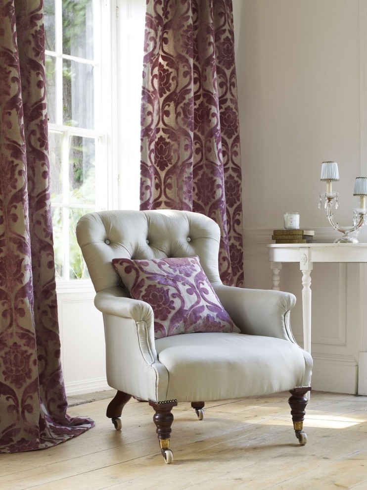 Шторы и подушки в одной ткани