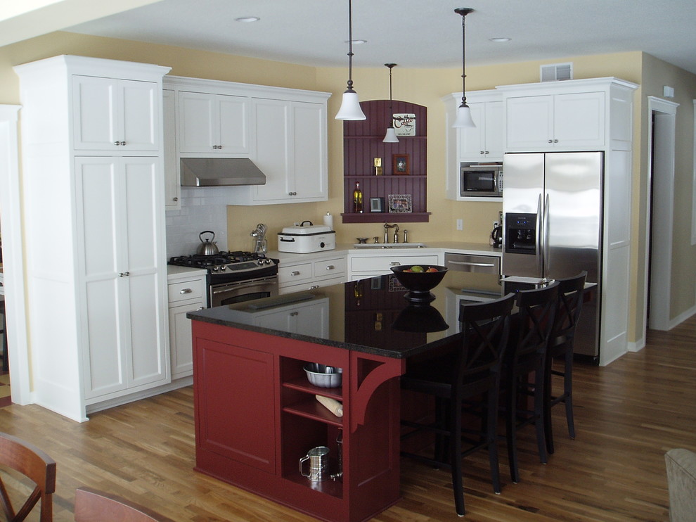Example of an eclectic kitchen design in Minneapolis