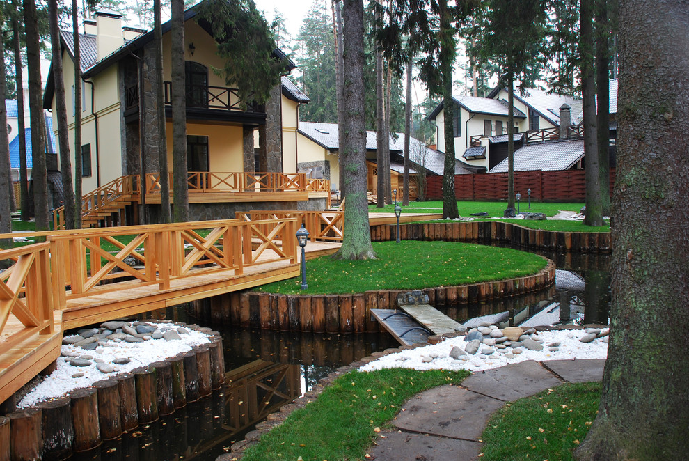 Сад с водоемом в Никологородском