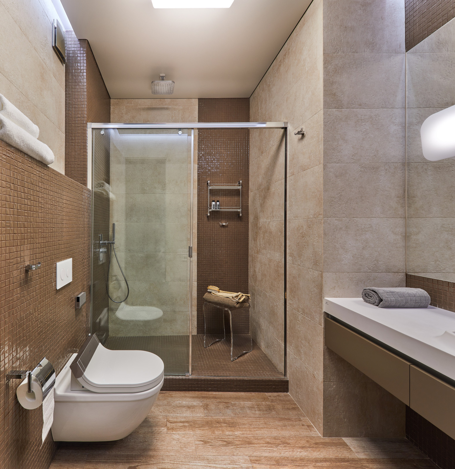 Квартира с видом на городскую набережную