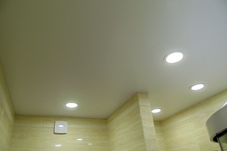 Натяжные потолки в Уручье