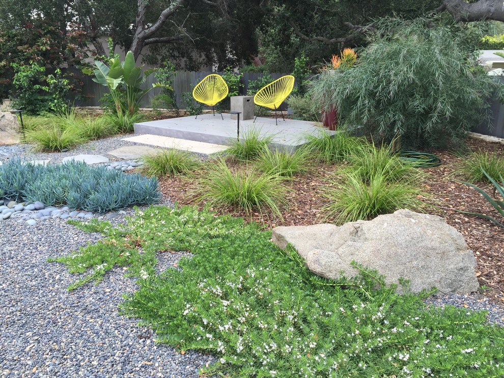 Contemporary garden in Santa Barbara.