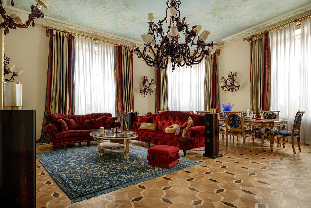 Изысканный классический интерьер дома
