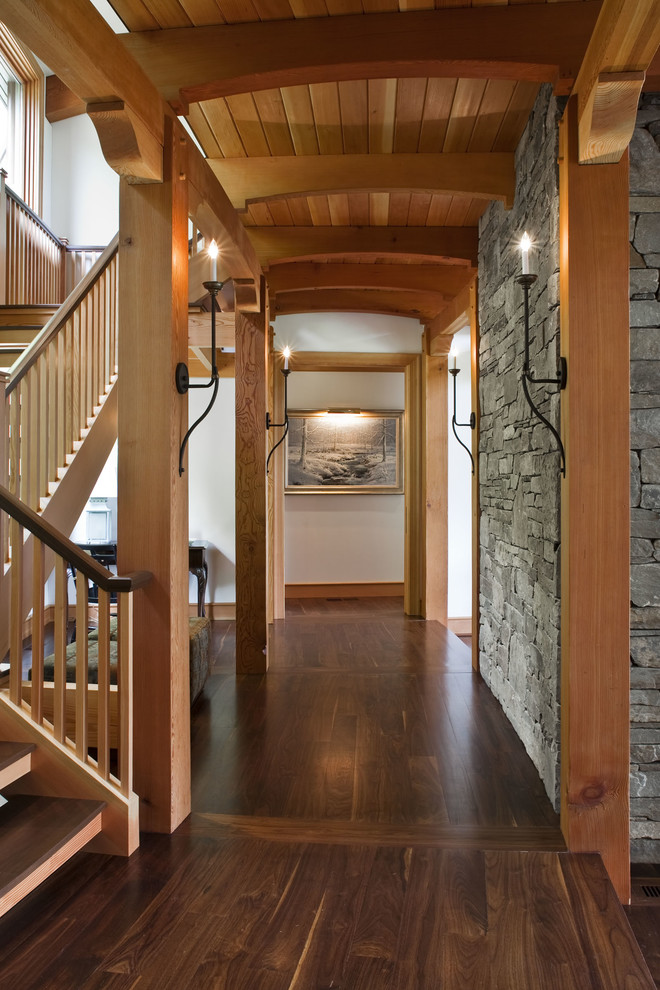 Design ideas for a traditional hallway in Boston.