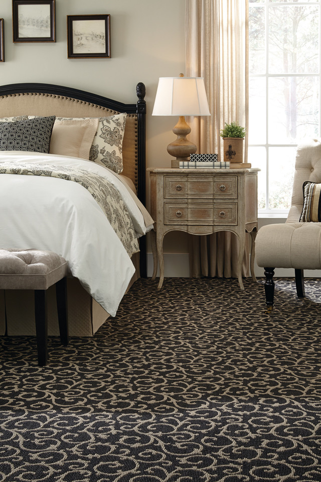 Inspiration for a transitional guest bedroom in Phoenix with beige walls and carpet.