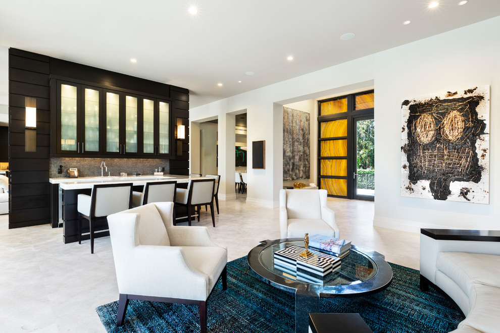 Example of a transitional home design design in Tampa