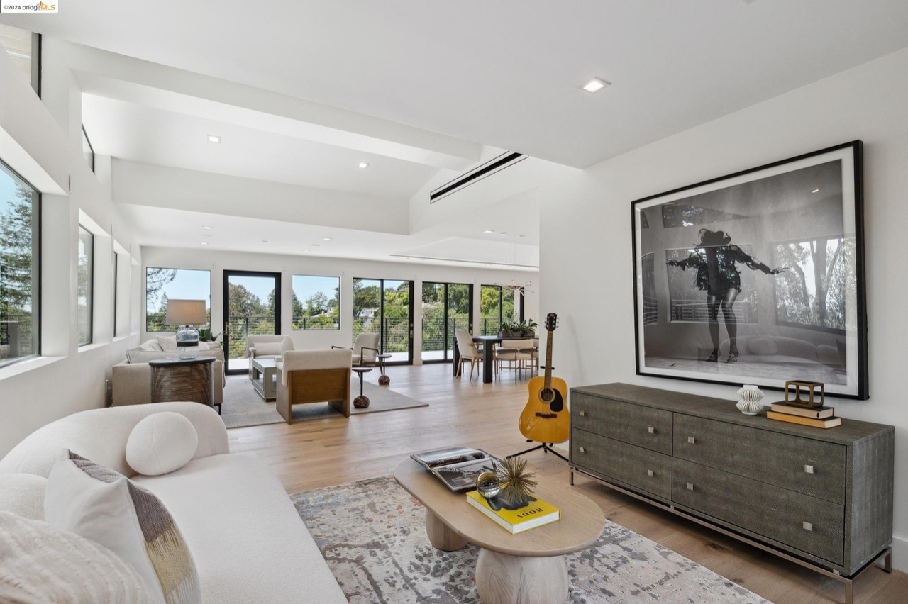 Modern House - Moyer Place